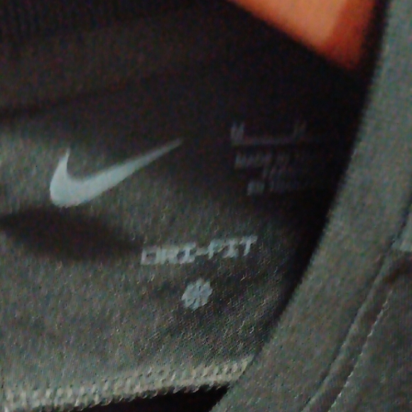 Nike Black and White Sports Tee - Picture 2 of 4